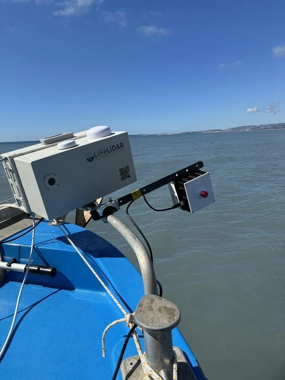 LIFL.11 and mFL.12 mounted on the bow of R/V Sagitta 3